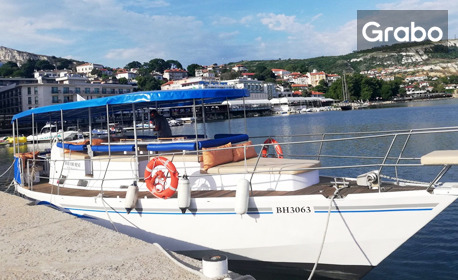 изображение за оферта Морско лятно забавление край Балчик! Наем на яхта Viking за до 20 души, плюс напитки, екипаж и възможност за скачане и плуване, от Марина Травел