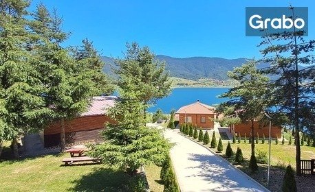 изображение за оферта За приказна почивка в Родопите: 2 или 3 нощувки в самостоятелна боксониера в Ловен дом, от Ваканционно селище Ива**, Доспат
