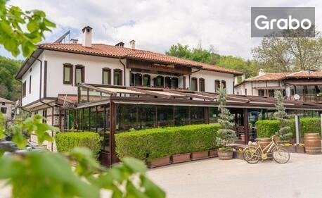 изображение за оферта Зареждаща почивка край Мелник: Нощувка със закуска, плюс паркинг, от Семеен хотел Златен Рожен***, с. Рожен