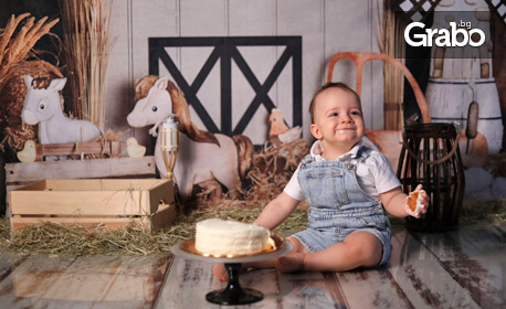 изображение за оферта Професионална студийна Smash Cake фотосесия с обработени 10, 20, 30 или всички сполучливи кадри, от Photo Studio VK